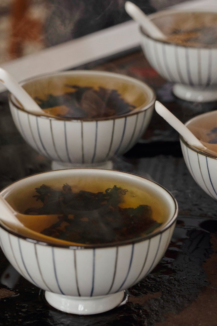 A close-up photo of bowl brewed tea.