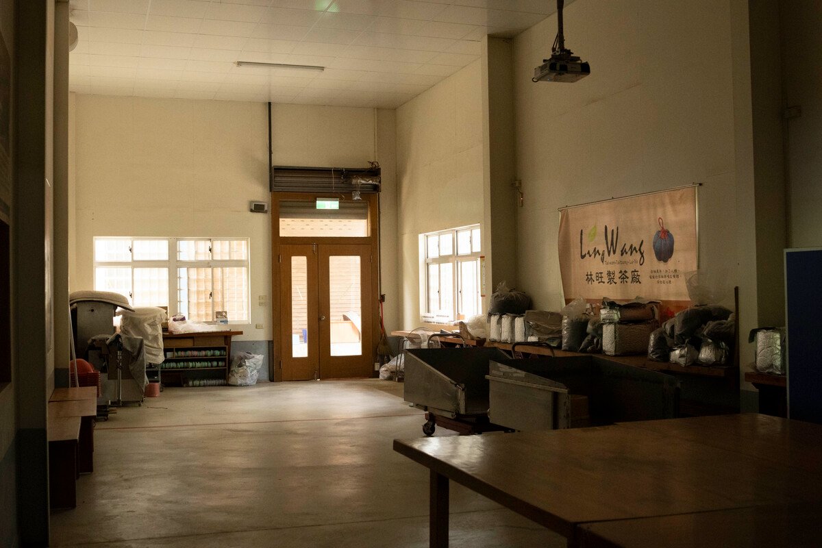 A photo showing the interior of Lin Wang's workshop.