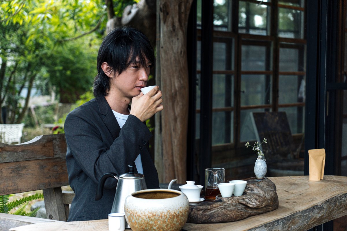 Owner Chang Yi-Ming expressing his passion for tea.