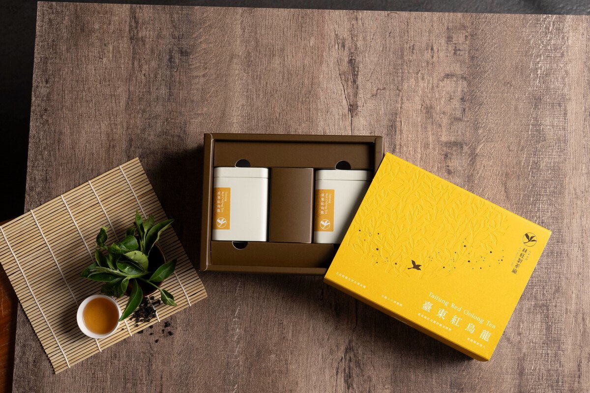 Lin-Wang Red Oolong Gift Box.