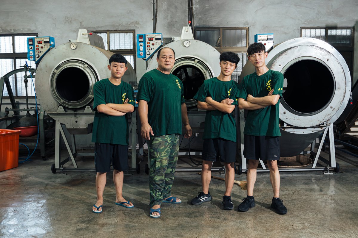 Group photo of Jun Yu Plantation's team.