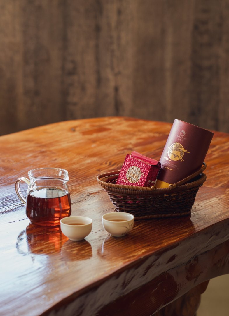 Honey-Scented Red Oolong Tea.