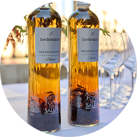 Red Oolong cold brew served in glass bottle.