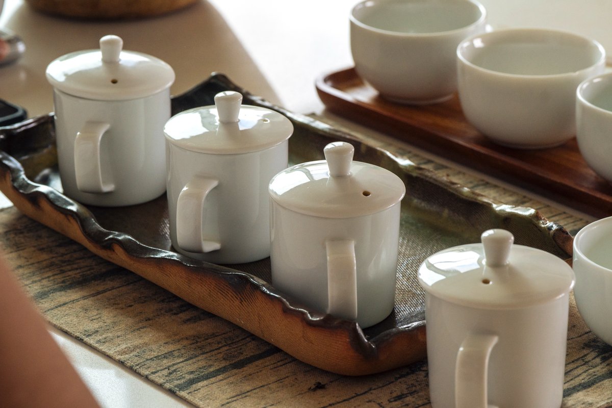 一組專業評審用的茶杯.
