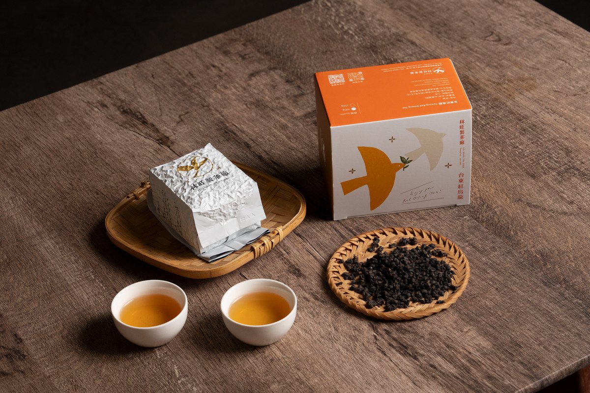 Classic Red Oolong Tea loose leaf.